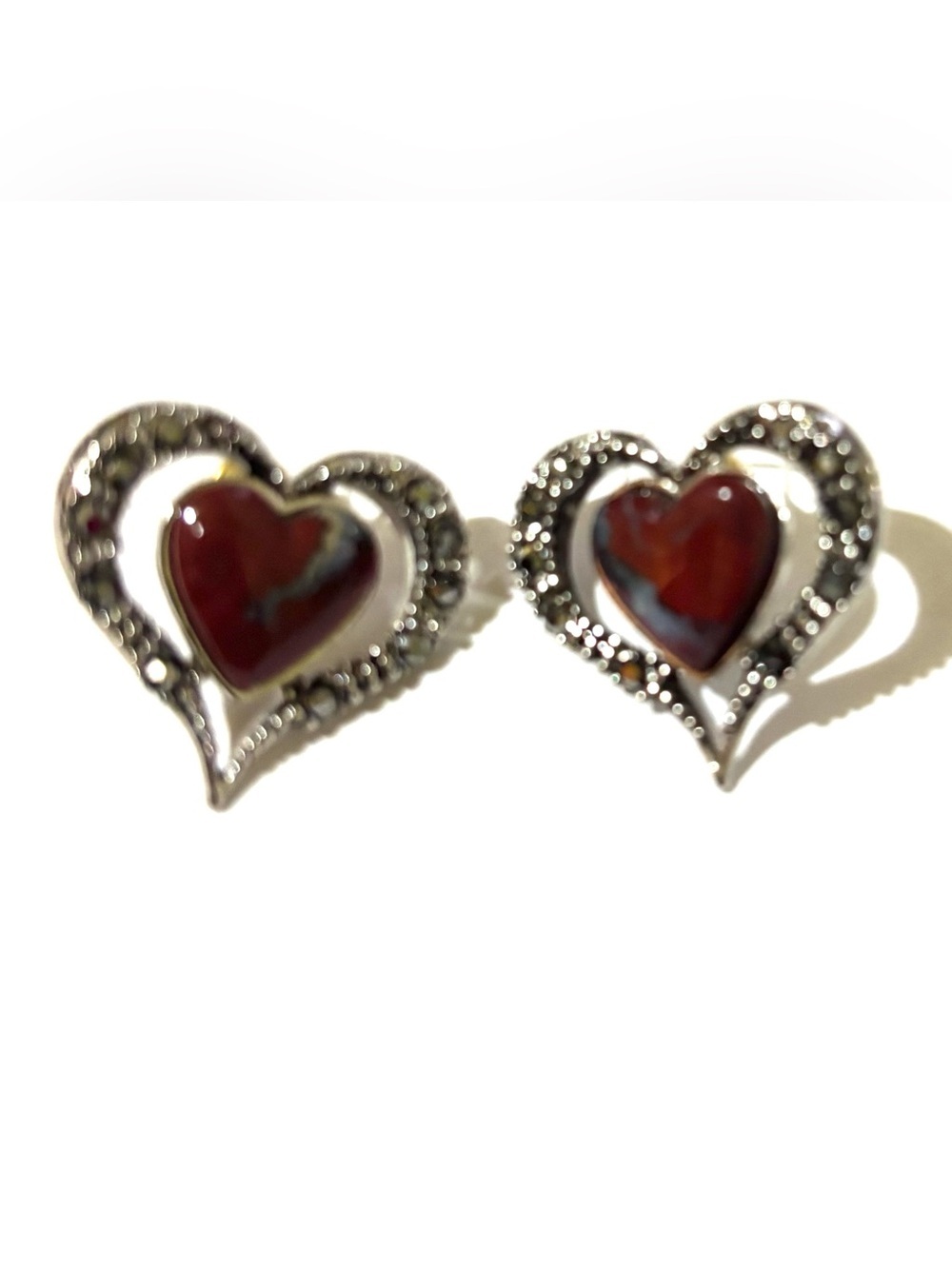Fashion Jewelry Silver Heart Earrings with Red Stone Centers